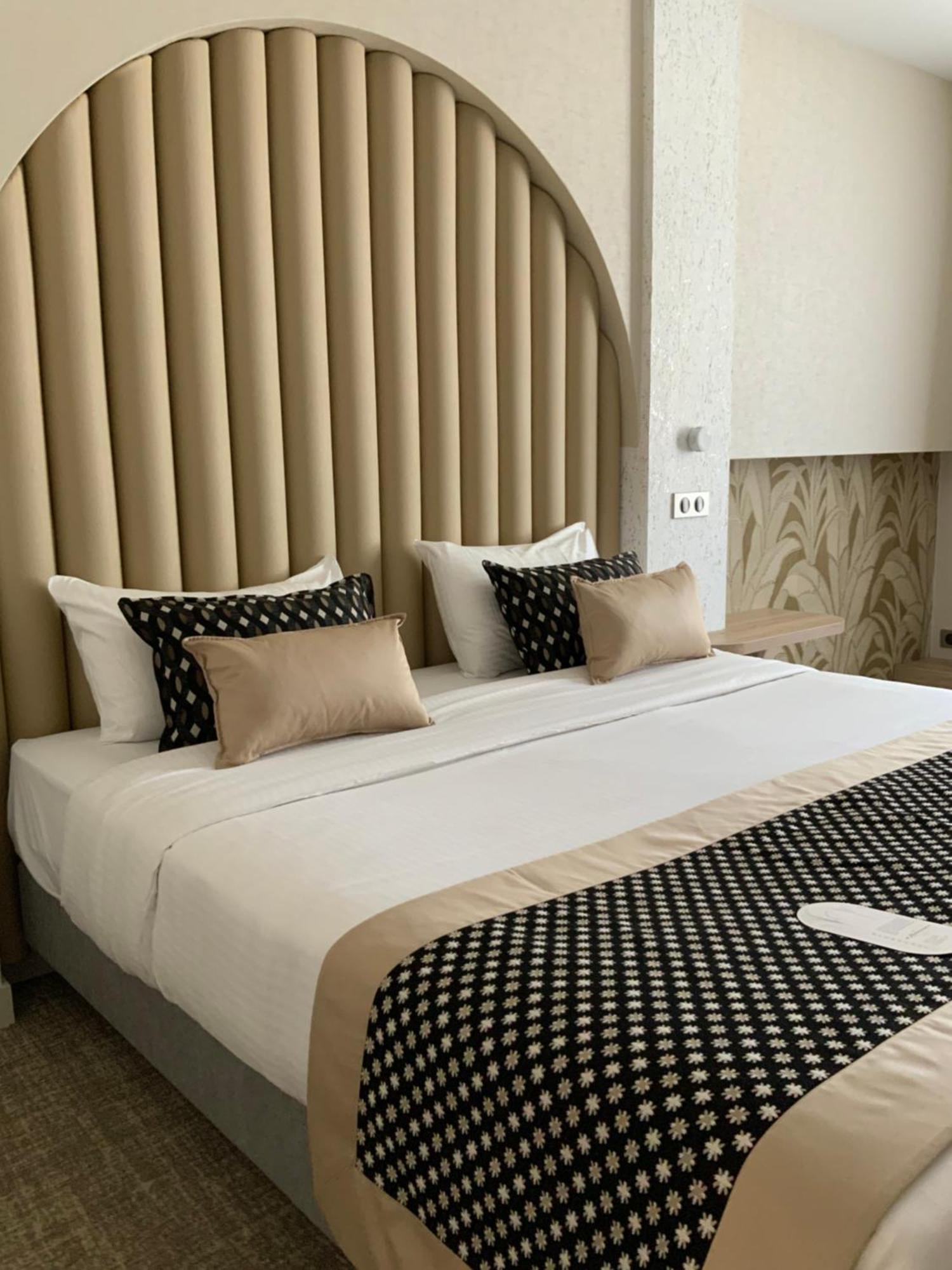 Le Renaissance Hotel 3*