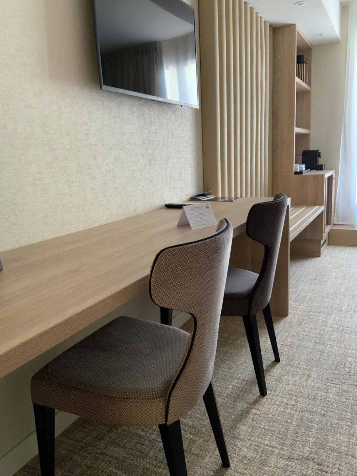 Le Renaissance Hotel